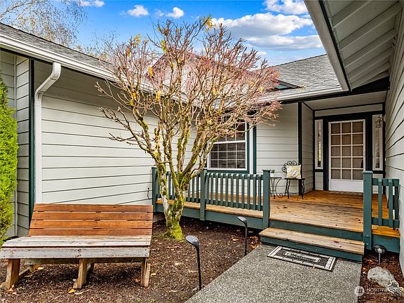 3rd image of 13818 Twilight Place NW