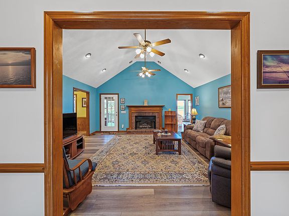 5th image of 120 Little Saluda Ln