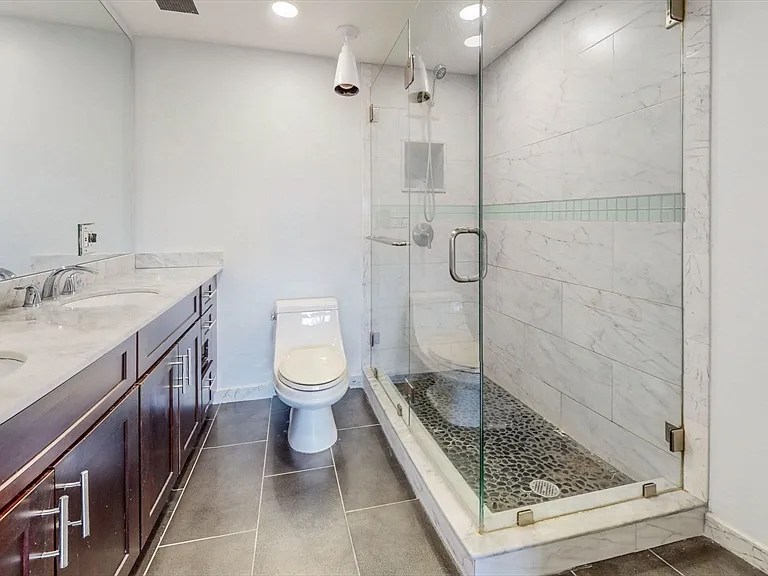 250 Hammond Pond Pkwy #1203N — Photo 23