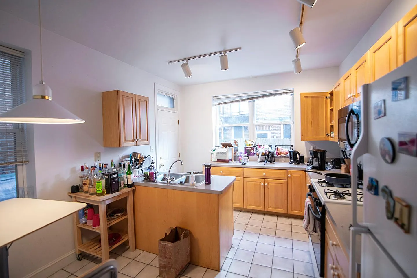 2048 Pine St photo 1