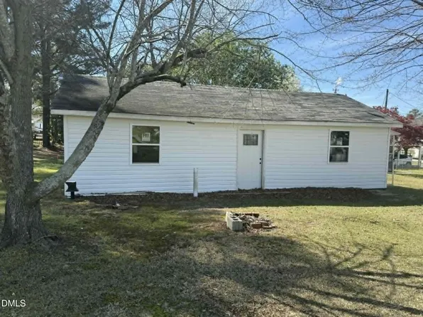 14 S Mason St, Coats, NC 27521