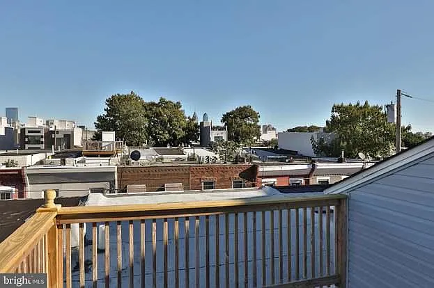 2044 Mountain St — Photo 10