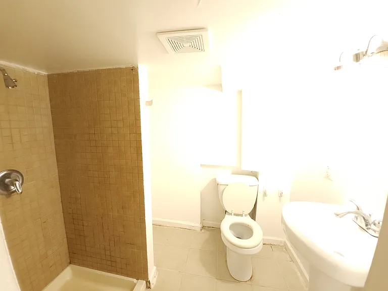 5023 Emo St — Photo 7