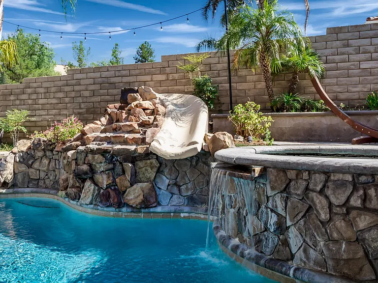 28080 Hayward Dr — Photo 24