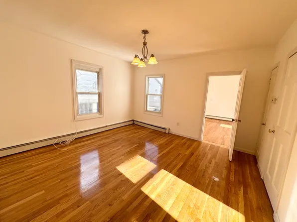 17 Ashley St APT 2, Jamaica Plain, MA 02130