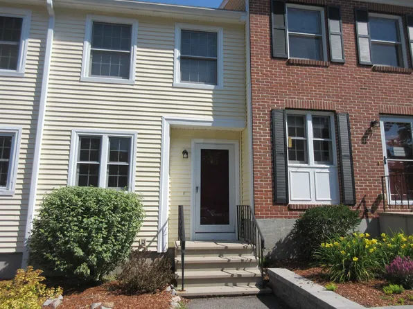413 Fox Hollow Way, Manchester, NH 03104
