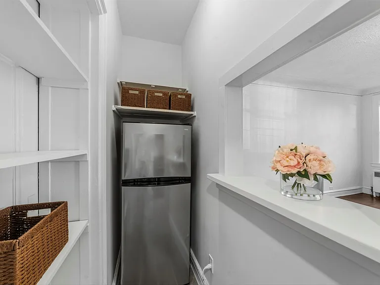 14 N Chatsworth Ave #1K — Photo 4
