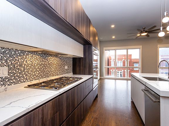 4th image of 3742 N Clifton Ave #301