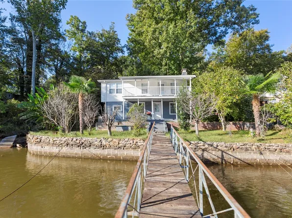 106 Holt Dr, Iva, SC 29655