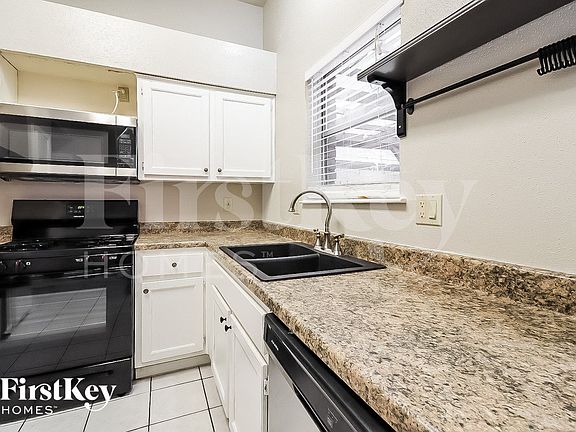 4th image of 4226 Field Meadow Dr