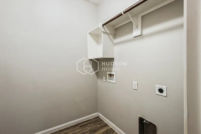 11243 Glenforest Dr — Photo 16