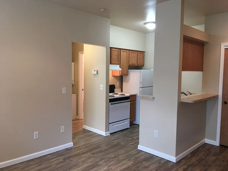 181 Hillcrest Dr — Photo 8