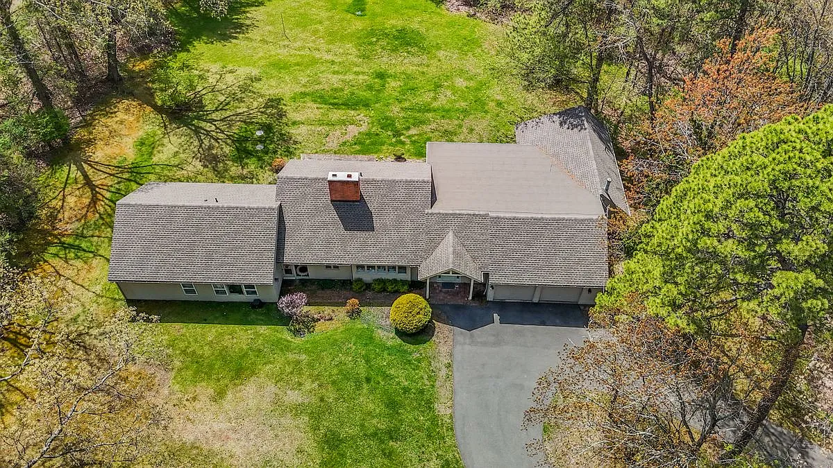 Building Photo - 23 Vine Hill Rd