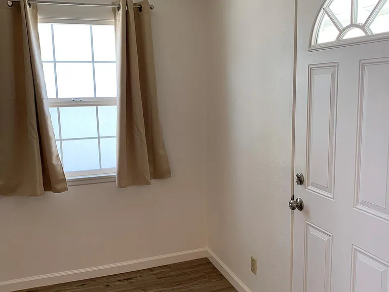 3834 Stoddard Ave — Photo 5