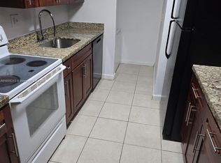 5802 NW 21st St #37-B, Lauderhill, FL 33313