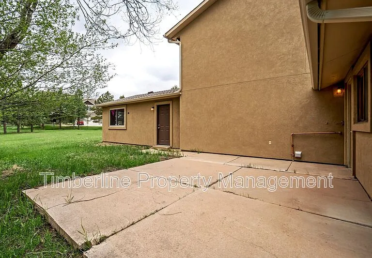 17960 Bakers Farm Rd — Photo 49