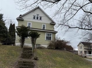 10 Frech St, Creekside, PA 15732
