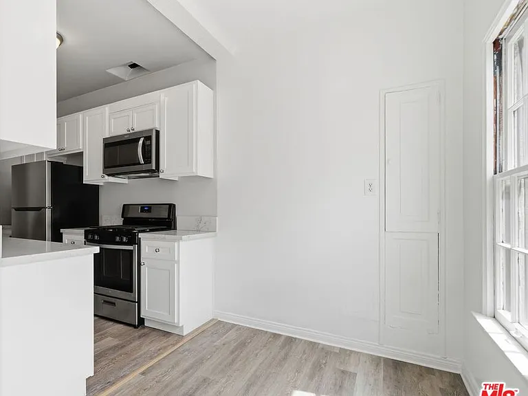 140 S Camden Dr #202 — Photo 7