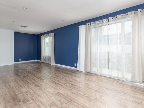 5th image of 2121 Beloit Ave APT 305