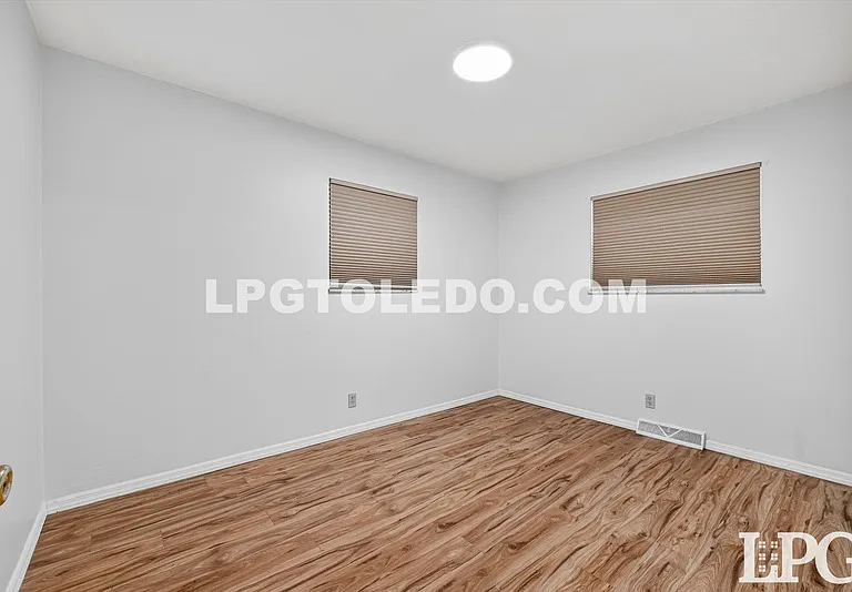 1818 Christian Ave — Photo 18