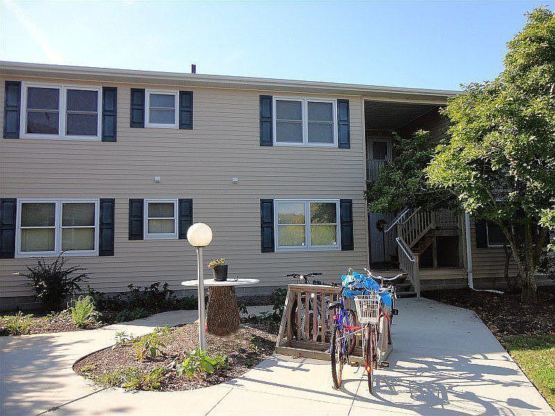 1st image of 33660 Briar Ct N Unit E4