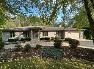 560 Toldt Forest Ct, Brookfield, WI 53045