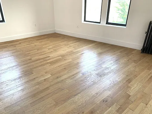 Rented by Tapiro Realty | media 1