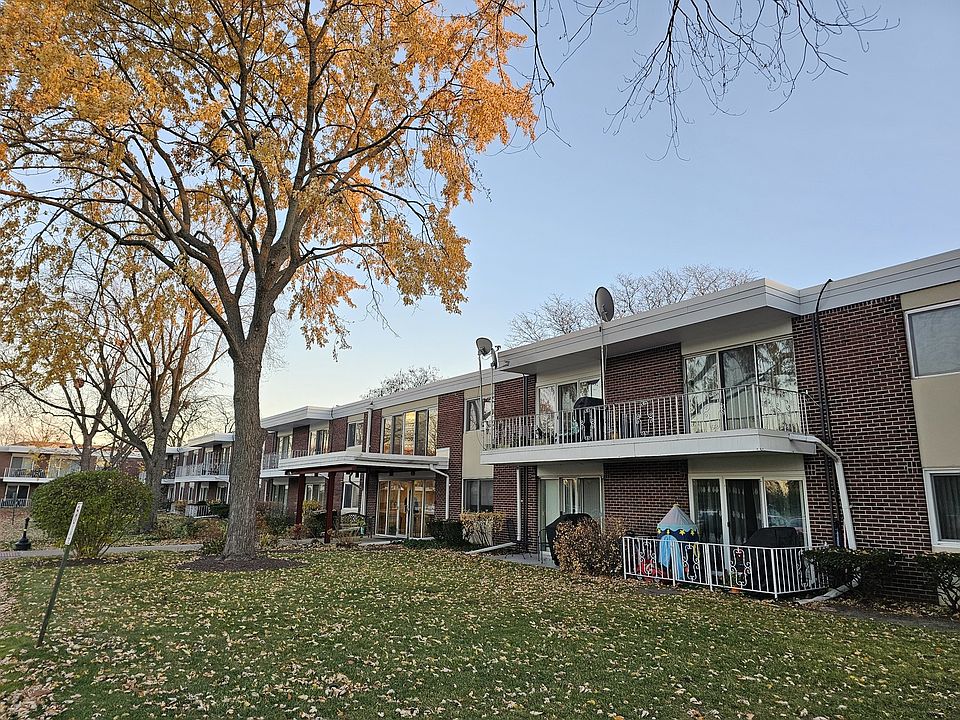 2nd image of 127 N Wolf Rd APT 70B