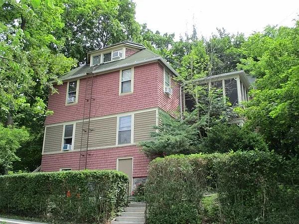 1st image of 209 Stewart Ave