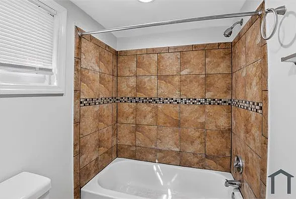 141 Uhland Ter NE #B — Photo 13