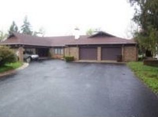 220 N Talbot St, Addison, MI 49220