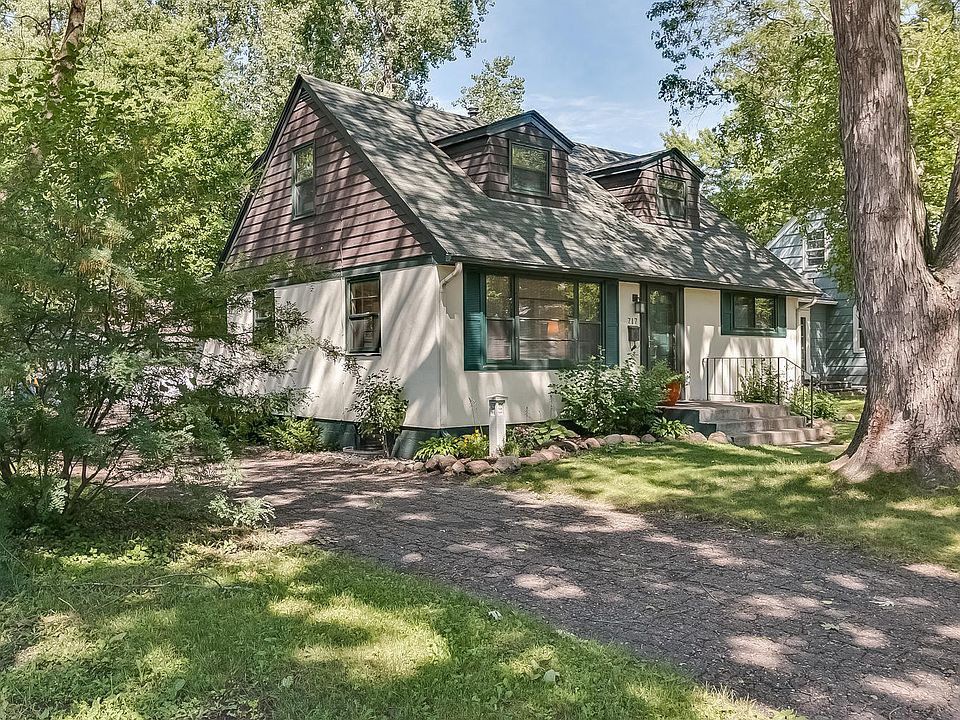 1st image of 717 Vincent Ave N