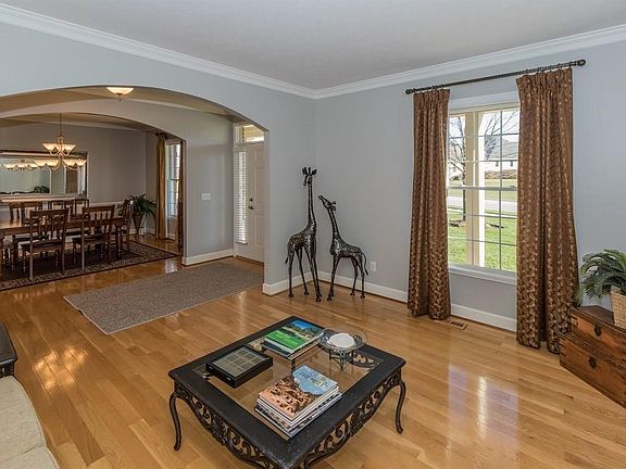4th image of 11298 Golden Bear Way