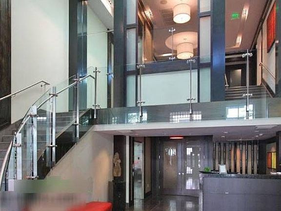 Lobby with Conceirge