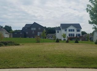5683 Sunnybrook Cir, Mound, MN 55364