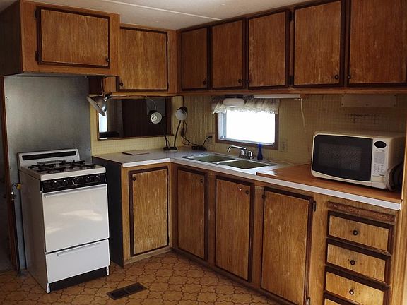 3rd image of 4425 Clares St Spc 62