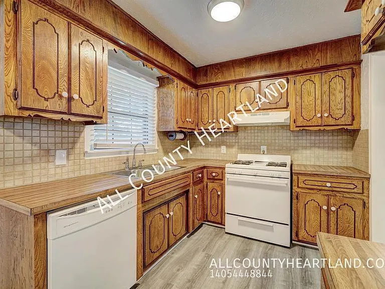 817 Stahl Dr — Photo 6