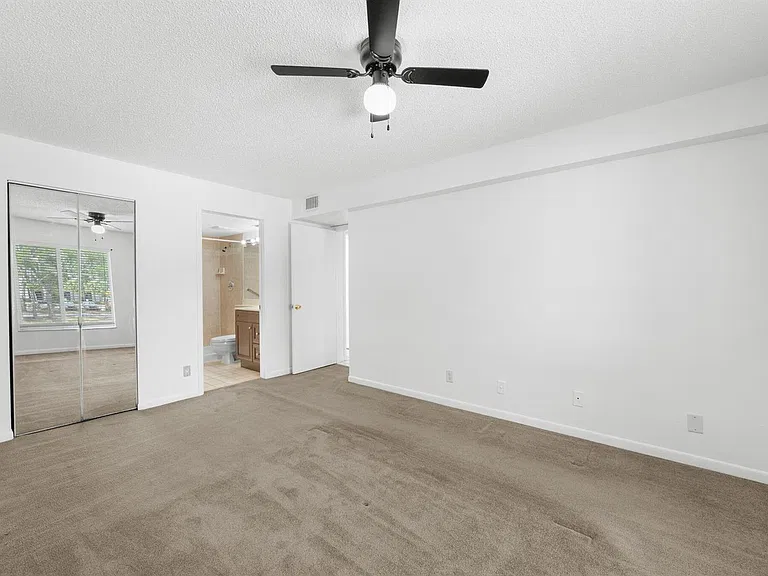 2506 SE Anchorage Cv #2 — Photo 18