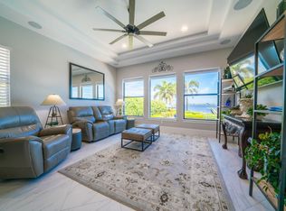 811 SE Riverside Dr, Stuart, FL 34994