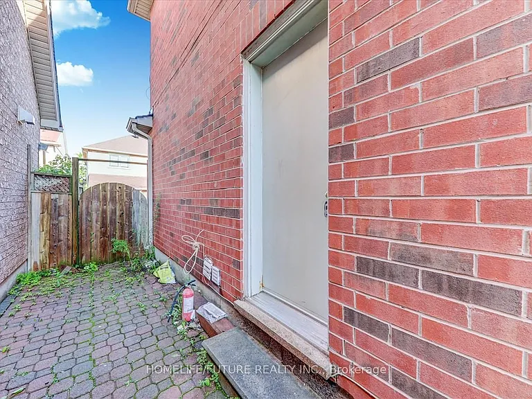 11 Bobolink Ave #BASEMENT — Photo 3