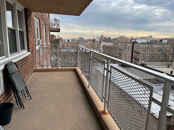 2nd image of 590 Flatbush Ave APT 6R