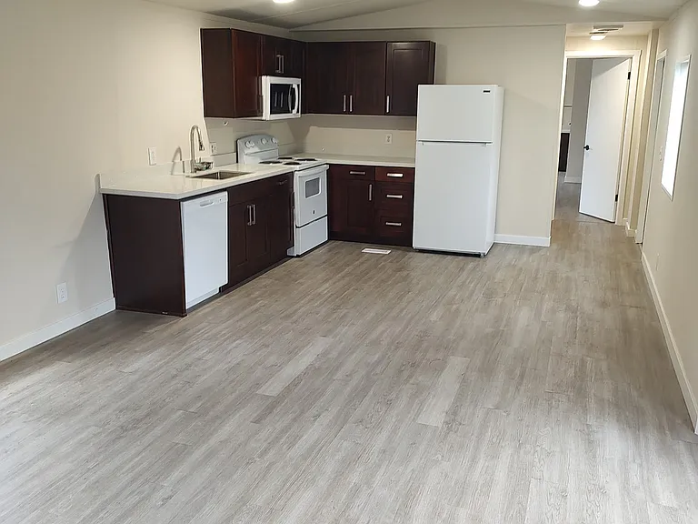 750 Montague Ave #7 — Photo 6