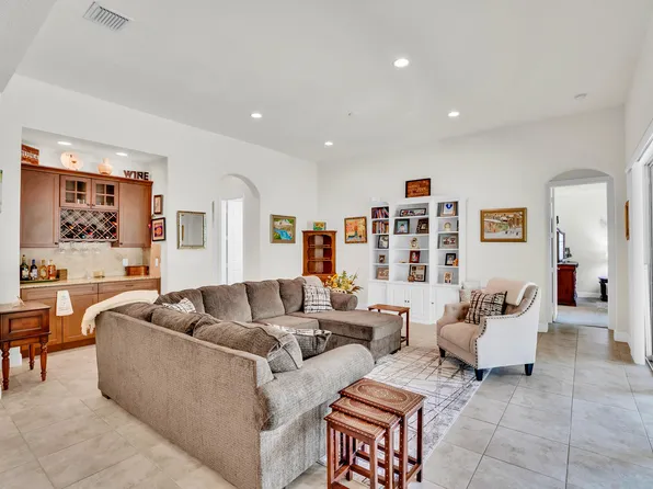 393 11th Square SW, Vero Beach, FL 32962