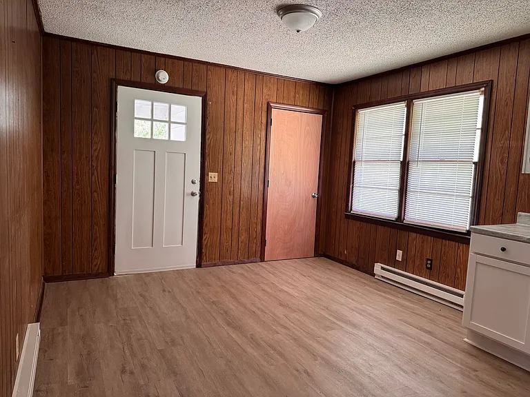 612 Staley St — Photo 2