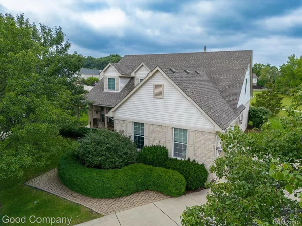 25028 Maxwell Ln, Flat Rock, MI 48134