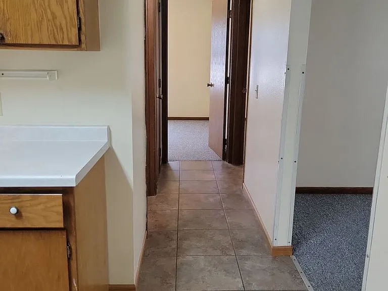 235 W Johnson St — Photo 10