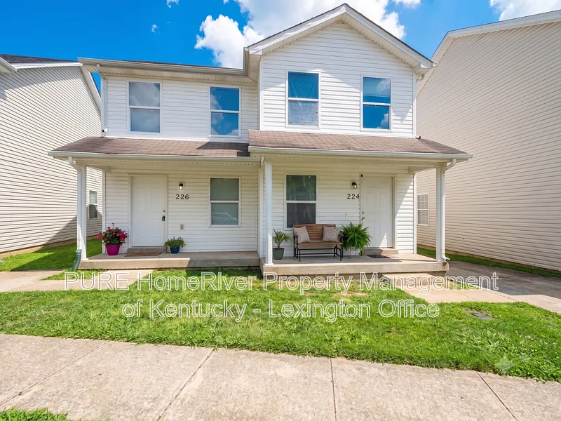 3 bed, 2.0 bath, 1232 sqft, $1,395 — Photo 1