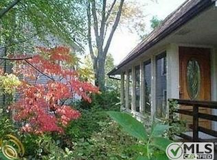 5380 Sunny Crest Dr, West Bloomfield, MI 48323