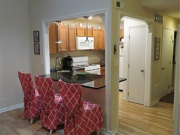 2nd image of 365 McDowell Dr