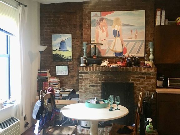 3rd image of 42 Columbia Pl APT 4A